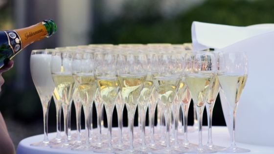 Champagne Glasses | Wedding Toast Tips